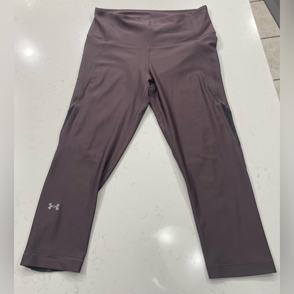 Under Armour HeatGear Workout capris Leggings Women's size M Gray Mesh cropped